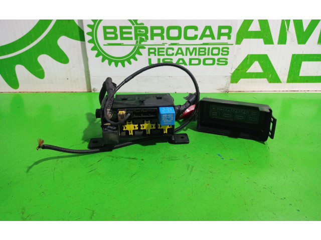 Блок предохранителей 952102E000   KIA Sorento    