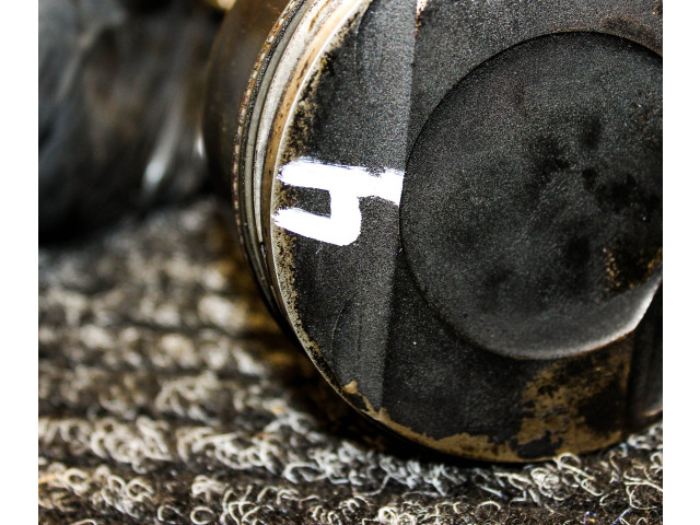 Píst 06M100C Audi Q5 SQ5 CWGD