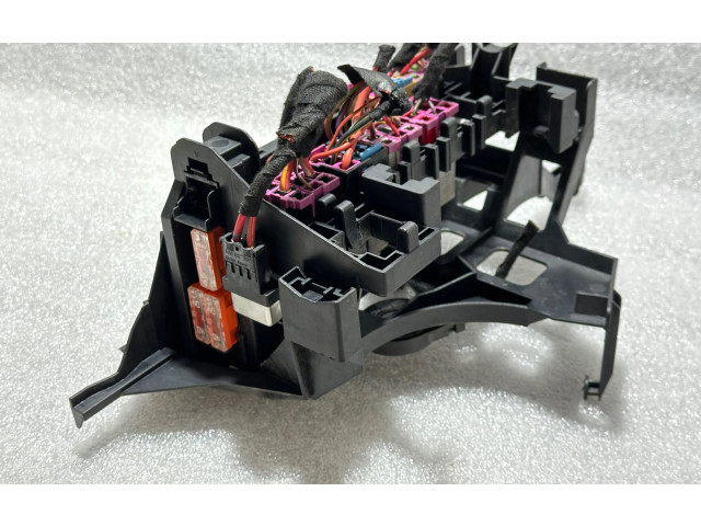 Pojistková skříňka 4M8919605M, 4M8919605M Audi Q7 4M 2017