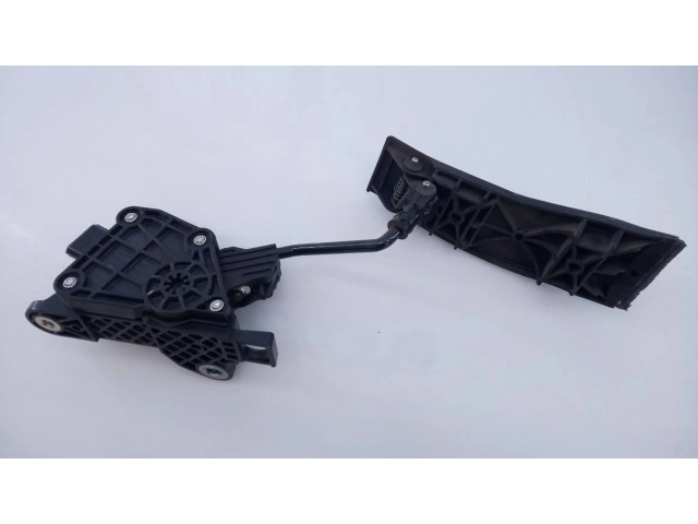 Педаль акселератора