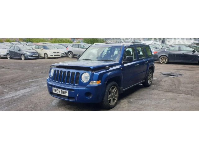 Блок предохранителей P68028007AD   Jeep Patriot    