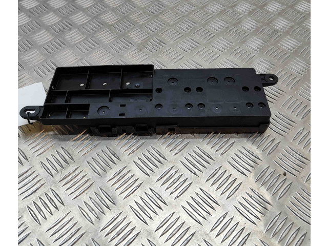 Блок предохранителей EW9314A073HA Jaguar XJ X351