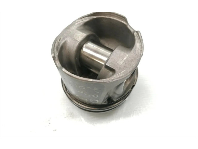 Píst    Nissan Qashqai+2     