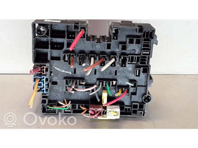 Блок предохранителей 96280244, 256090   Citroen Xsara    