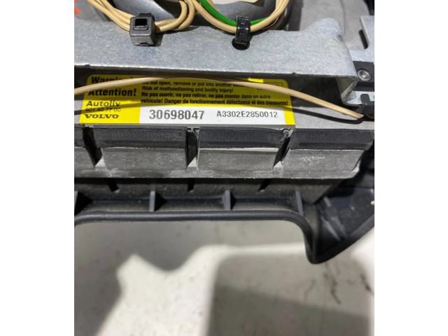 Подушка безопасности водителя 30698047, A3302E2850012 Volvo V70