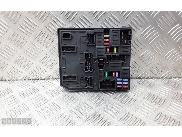 Pojistková skříňka 58c311f04 Nissan Pulsar 2016