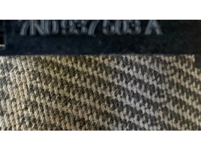   Pojistková skříňka 7N0937503A   Volkswagen Golf VI 2011