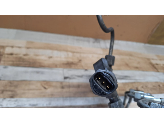 Топливная рампа    Mazda 5 2.0 