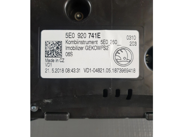Панель приборов 5E0920741E Skoda Octavia Mk3 (5E)