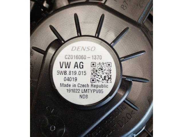 Вентилятор печки 5WB819015 Skoda Octavia Mk4