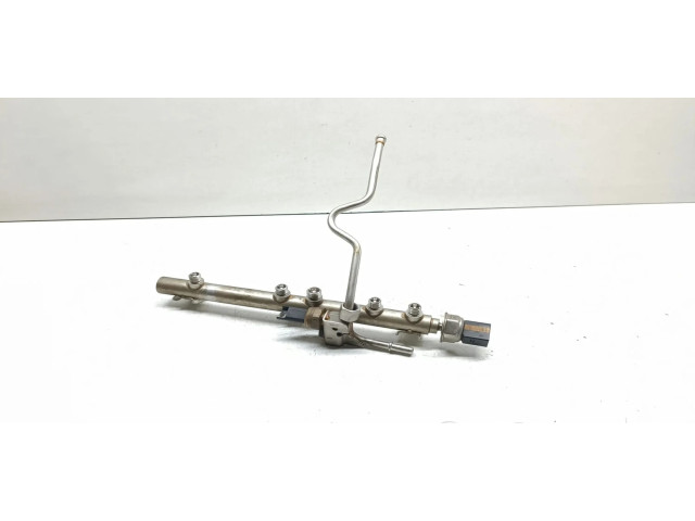 Vstřikovací lišta 7502474   BMW 3 E92 E93  pro benzínový motor 2.0 N43B20A 