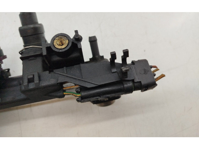 Топливная рампа 7700870914 Renault Clio II