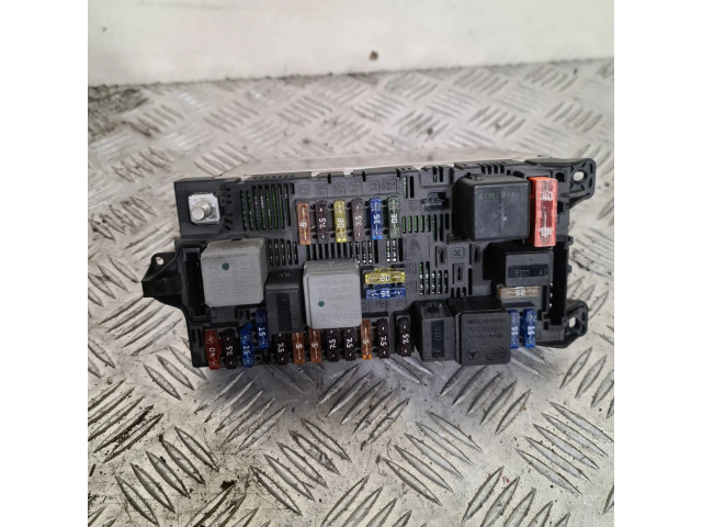 Блок предохранителей  2115456201   Mercedes-Benz E W211    