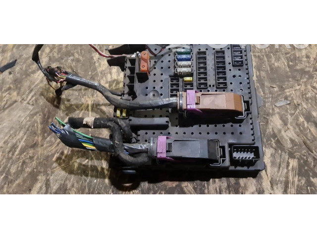 Блок предохранителей 30728512 Volvo XC90