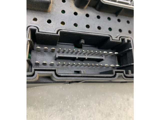 Блок предохранителей 30728512, 06W116 Volvo S60