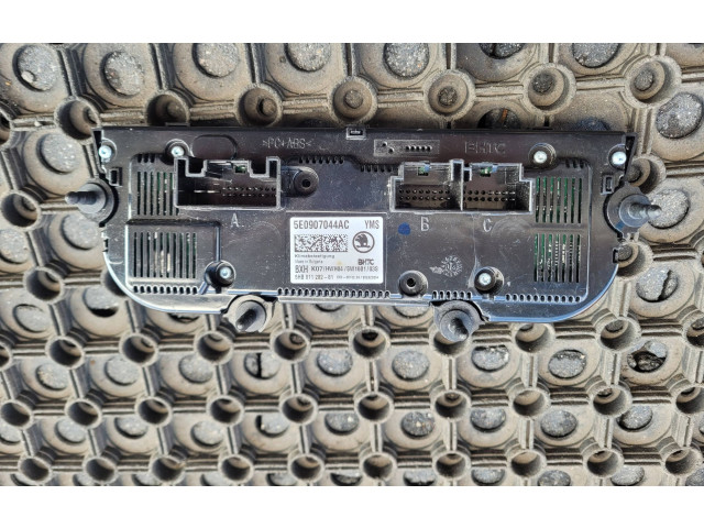 Блок управления климат-контролем 5E0907044AC, 5HB01128281   Skoda Octavia Mk3 (5E)