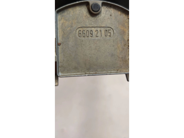 Ручка стеклоочистителей 66092105   Volvo V70