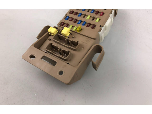 Блок предохранителей 82201AJ00A Subaru Outback