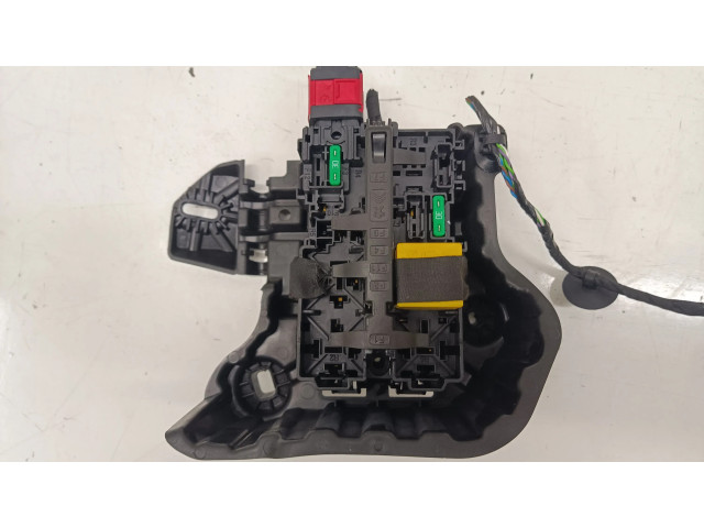 Блок предохранителей    Peugeot 2008 II    