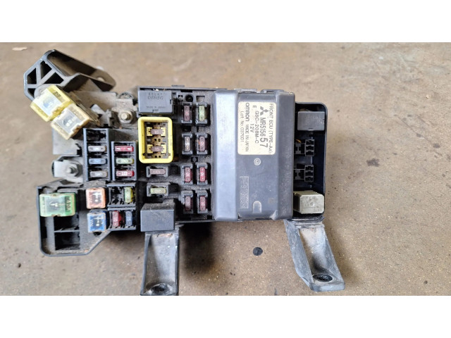 Pojistková skříňka MR515657, G8C208MC Mitsubishi Pajero 2000