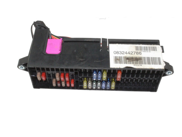 Pojistková skříňka Блок монтирования реле    Volkswagen Tiguan 2008