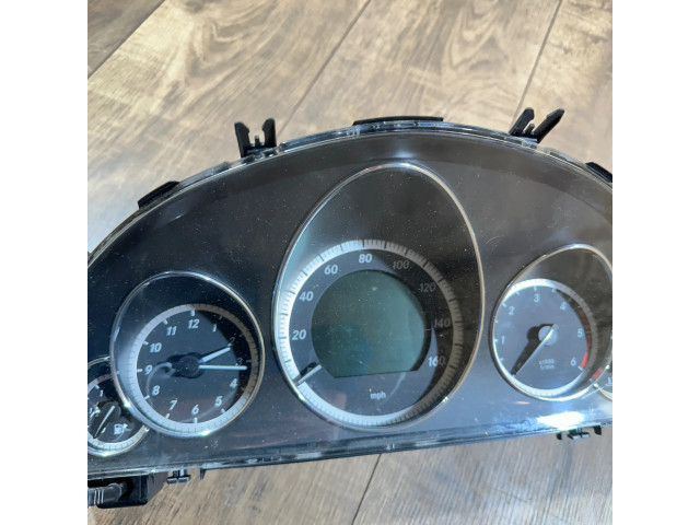 Přístrojová deska Mercedes-Benz E W212 2011 A2129001610, A2049024202