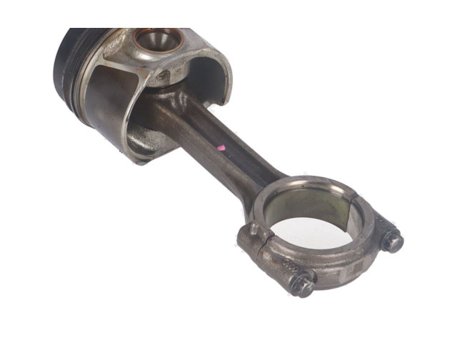 Шатун 04L105401A Skoda Superb B8 (3V)