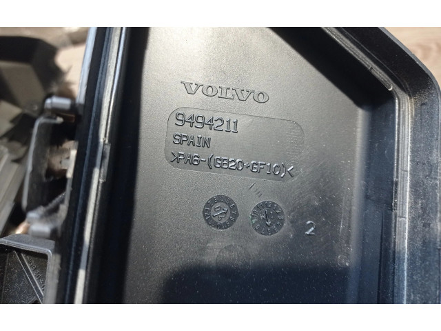 Блок предохранителей 9494210, 9494211 Volvo S60