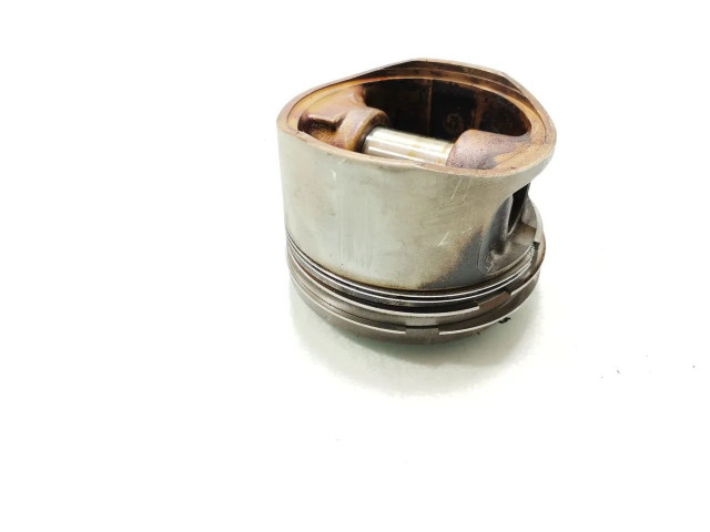  Поршень B 5252 FS   Volvo S70  V70  V70 XC  