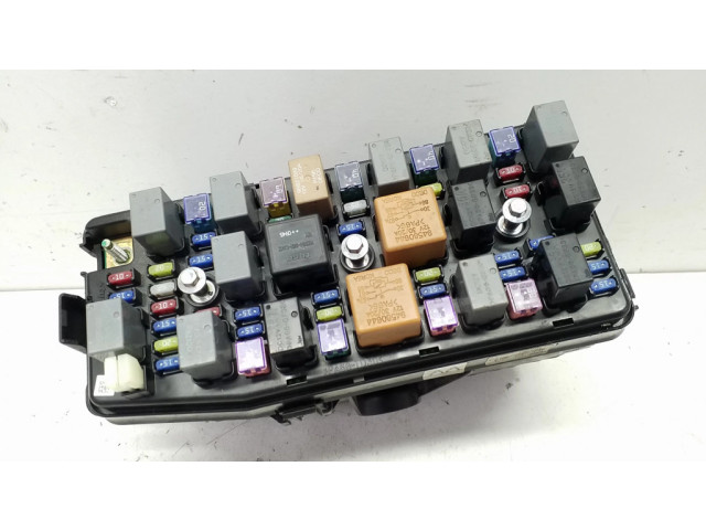 Блок предохранителей     Chevrolet Captiva    