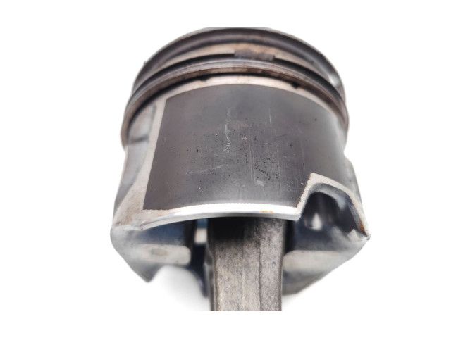 Píst Volkswagen Touareg II CASA