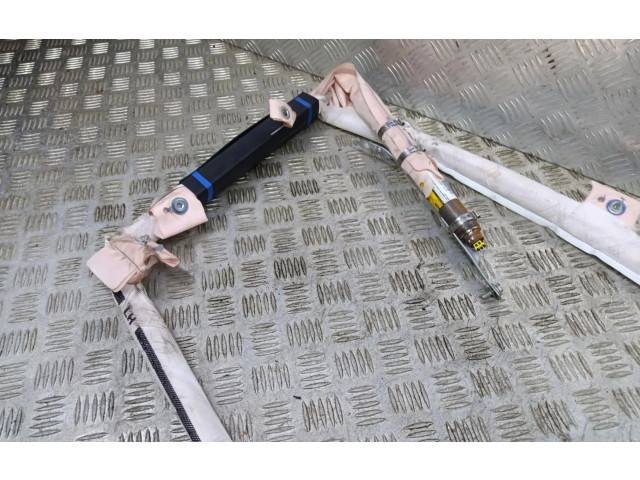 Боковая подушка безопасности Tesla Model S