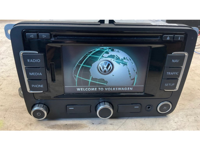 Радио/ проигрыватель CD/DVD / навигация