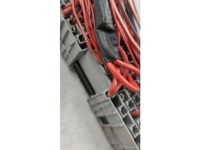 Блок предохранителей 93363136 Opel Meriva A