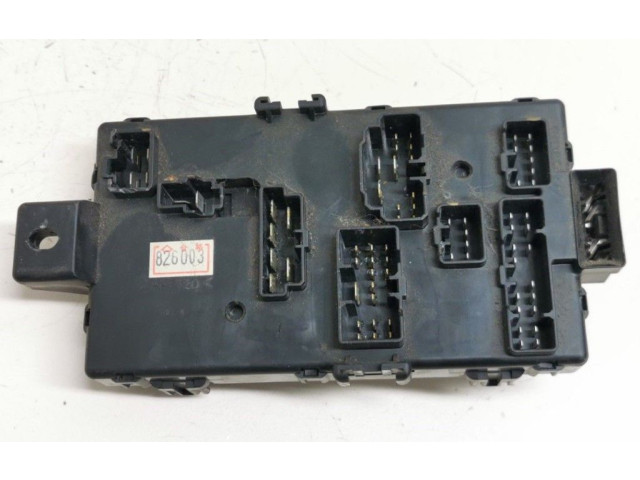 Блок предохранителей Daihatsu YRV