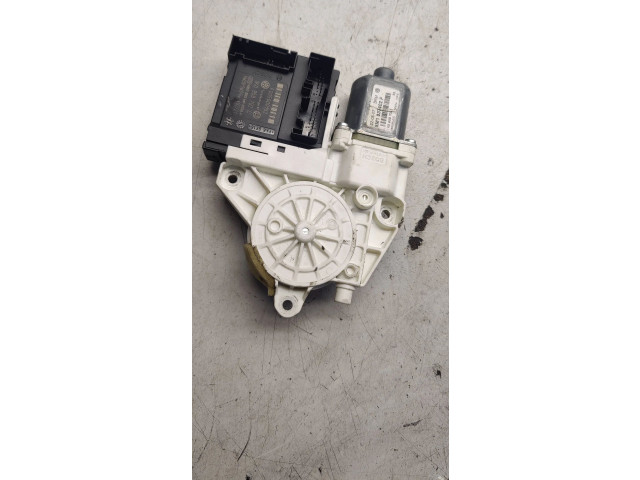 Přístrojová deska Volkswagen Golf Plus 2007 5m1837402F