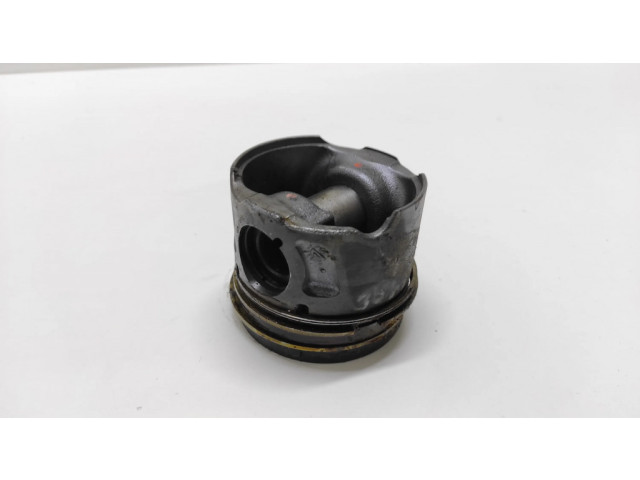 Píst Ford Galaxy pro naftový motor 2.0 CR TC DW10C