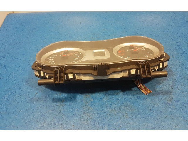 Панель приборов    Renault Clio III       