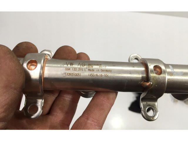 Топливная рампа 06M133315L   Audi A5  