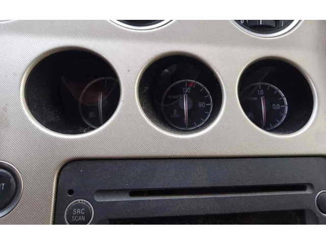 Панель приборов Alfa Romeo 166