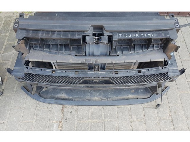 Pojistková skříňka Комплект радиатора    Volkswagen Tiguan 2018