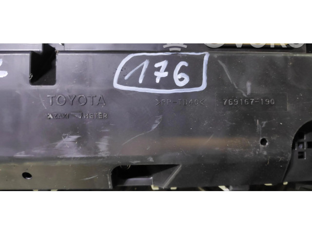 Přístrojová deska Toyota Prius (XW10) 2000