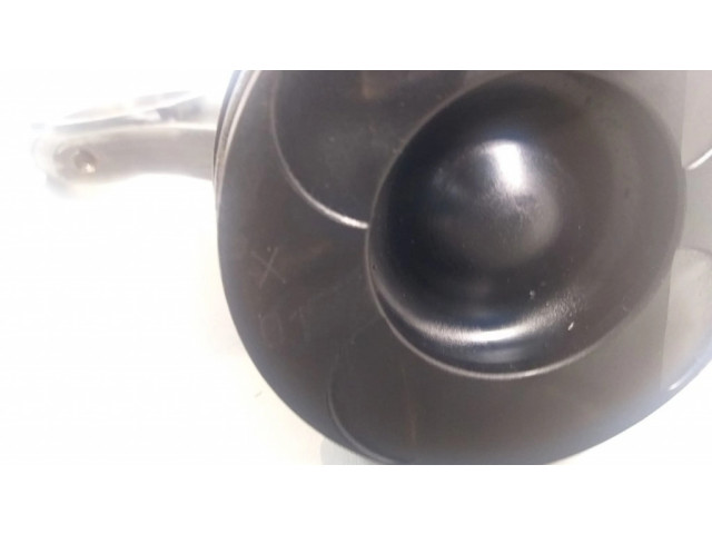 Píst A6460300020, A6460300220 Mercedes-Benz C W203 pro naftový motor 2.1 om646.963 , 646.963