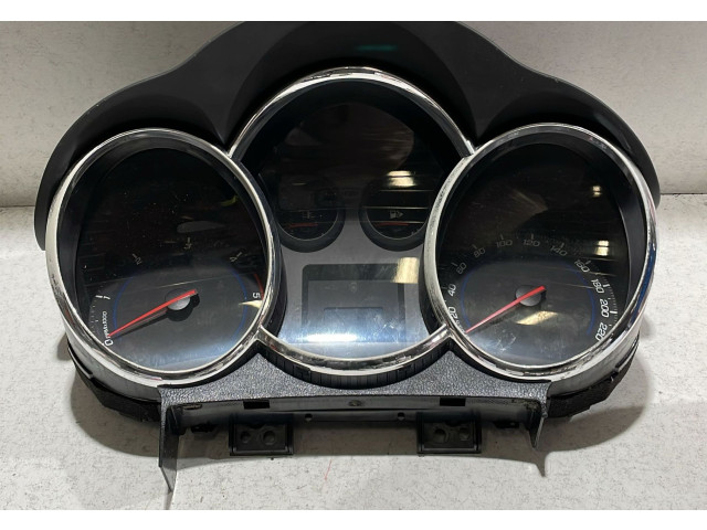 Přístrojová deska Chevrolet Cruze 2009