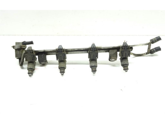 Топливная рампа 06A906031A   Audi A3 S3 8L  