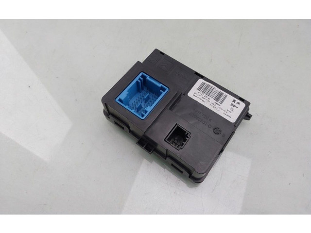 Блок управления 1613153580, 1637854580 Opel Combo E