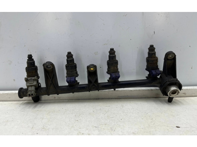 Топливная рампа 7700864726   Renault Clio II  