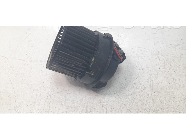 Вентилятор печки 272102762R Dacia Duster II