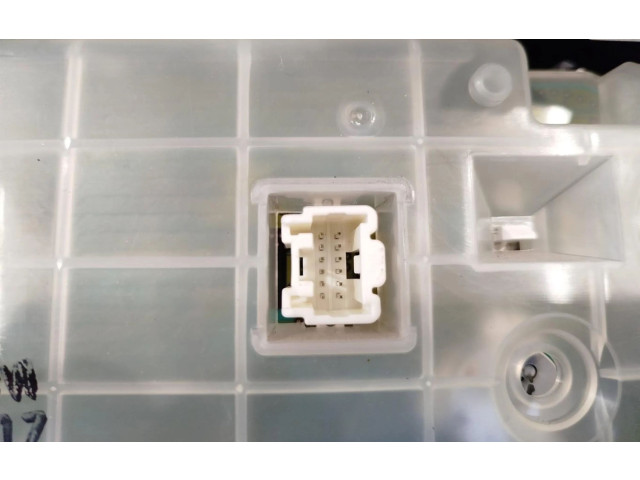 Přístrojová deska  Mazda 5 2012 BBM655430  