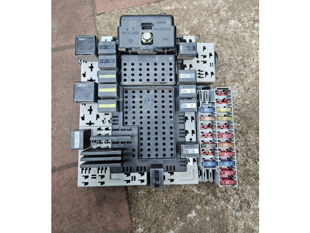 Блок предохранителей  8688153, 02W184   Volvo V70    